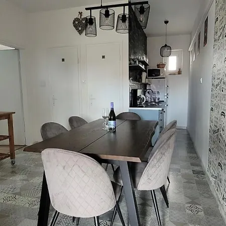 A Bringas Apartment *